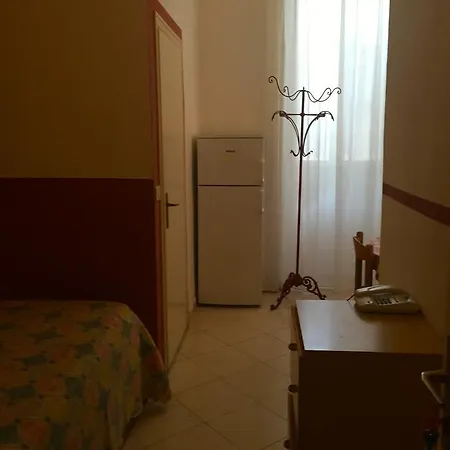 Ape Elbana Hotel 2*